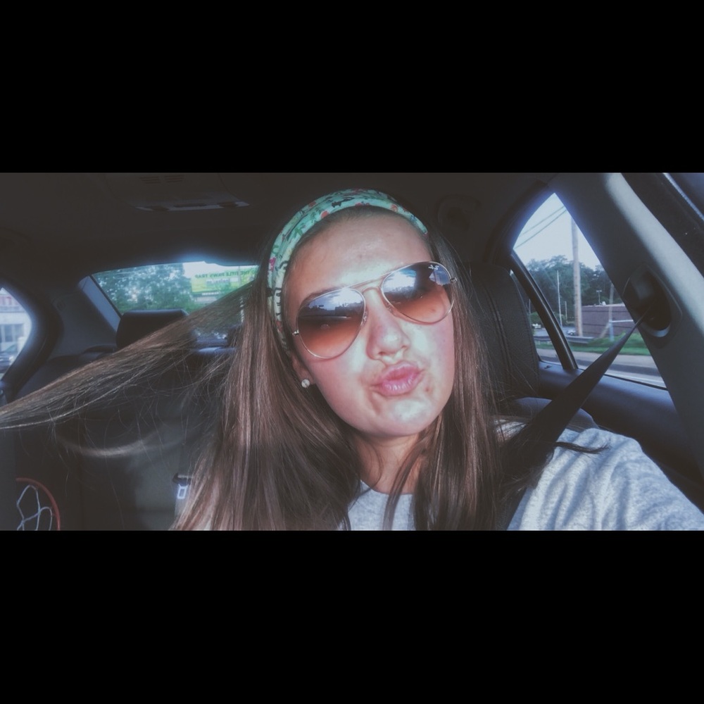 Meet your Posher, Madison